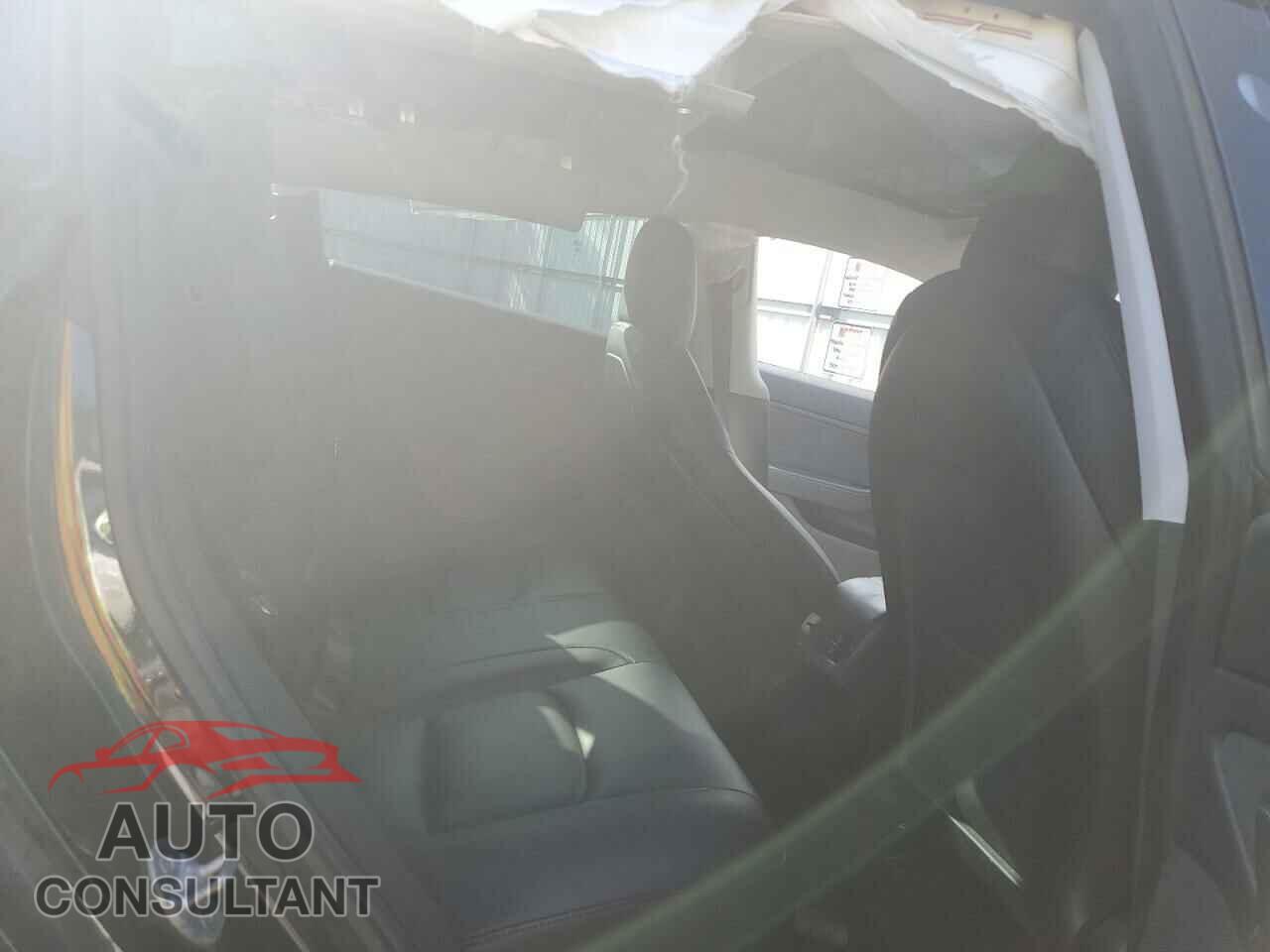 TESLA MODEL 3 2019 - 5YJ3E1EB8KF453396