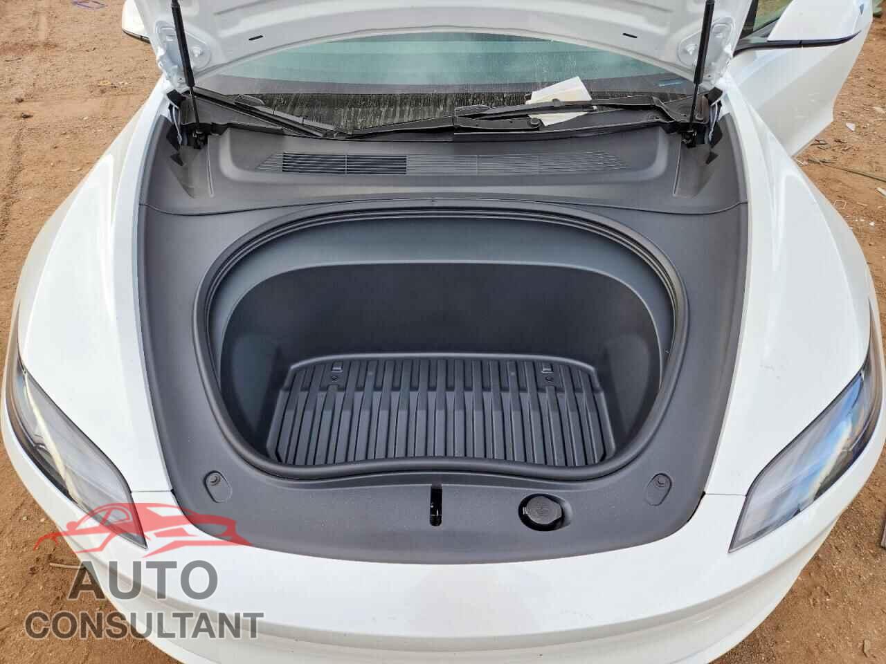 TESLA MODEL 3 2026 - 5YJ3E1EB3TF219619