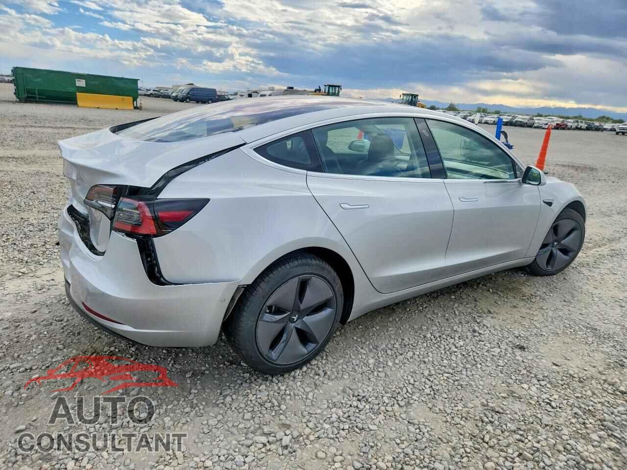 TESLA MODEL 3 2018 - 5YJ3E1EA3JF044082