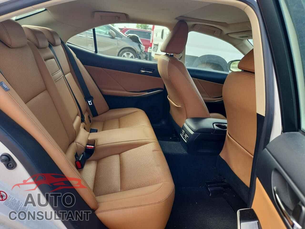 LEXUS IS 2015 - JTHCF1D25F5029582