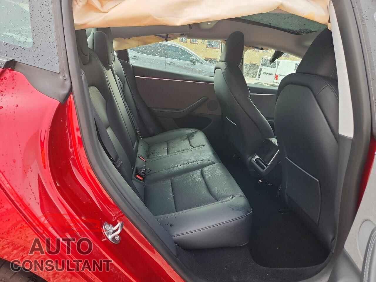 TESLA MODEL 3 2025 - 5YJ3E1EA4SF042892