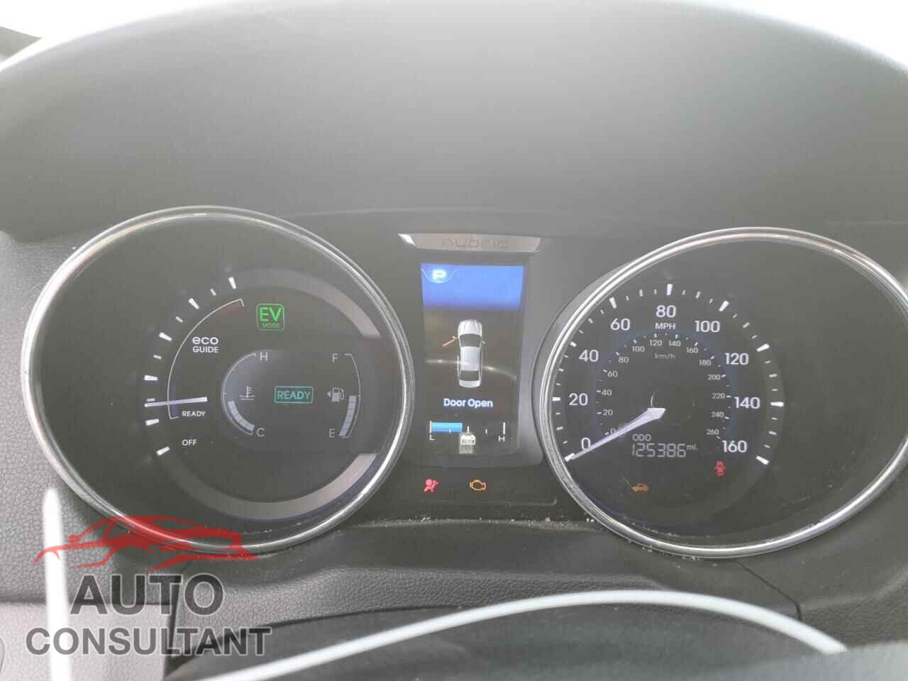 HYUNDAI SONATA 2013 - KMHEC4A42DA076255