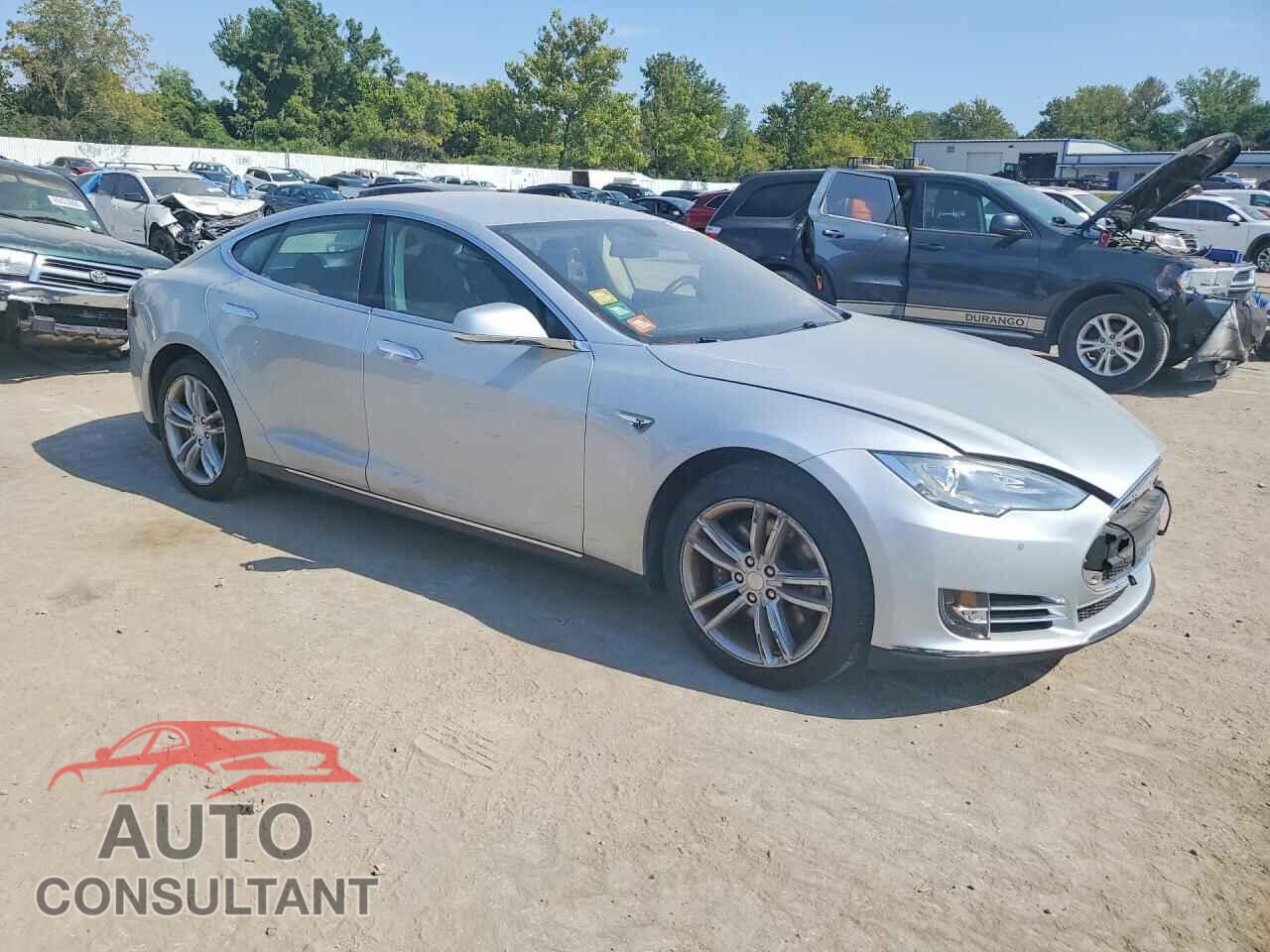 TESLA MODEL S 2014 - 5YJSA1H13EFP53152