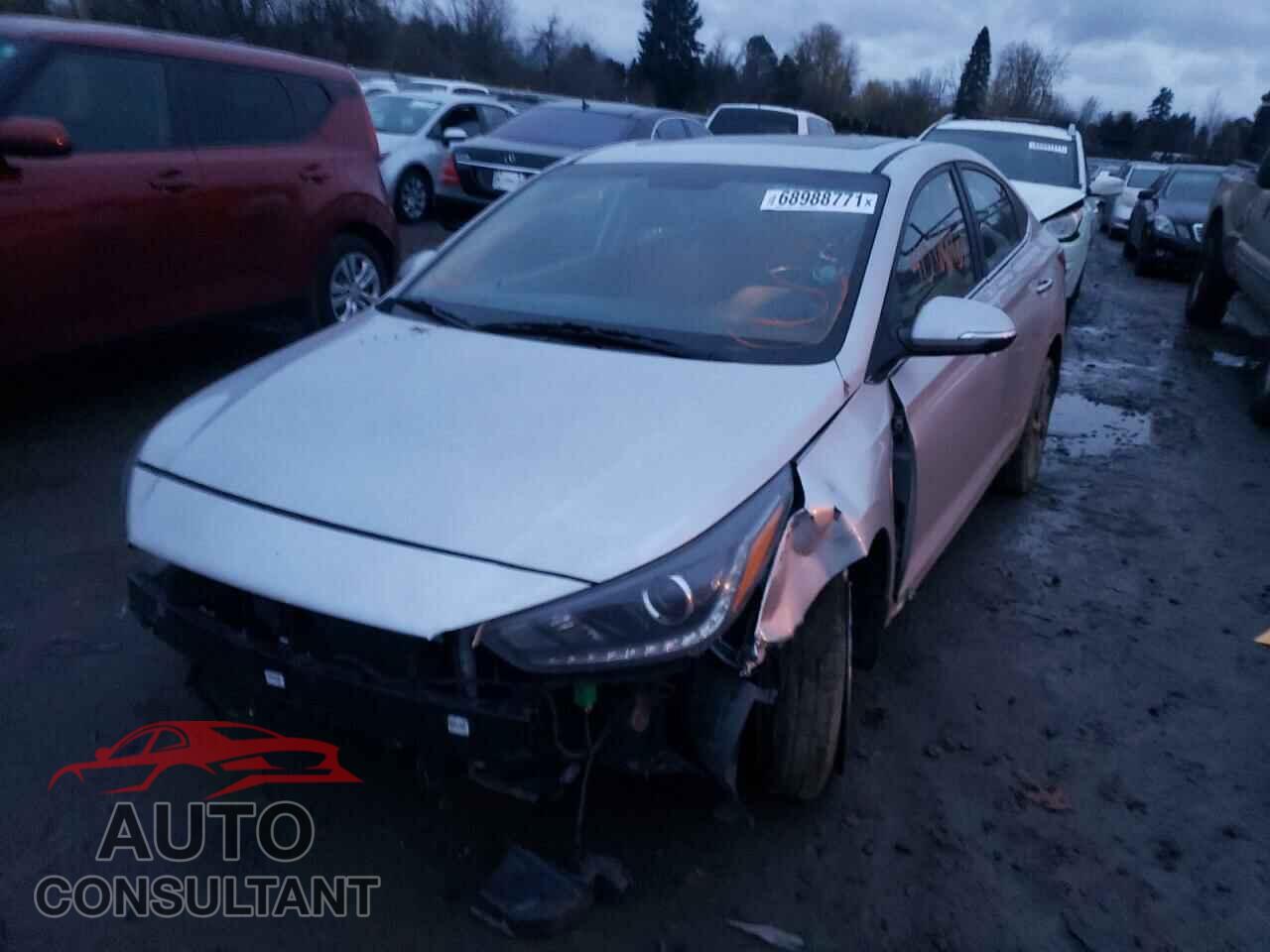 HYUNDAI ACCENT 2018 - 3KPC34A39JE032247