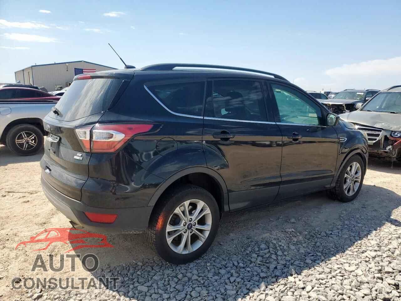 FORD ESCAPE 2017 - 1FMCU9G96HUC12492