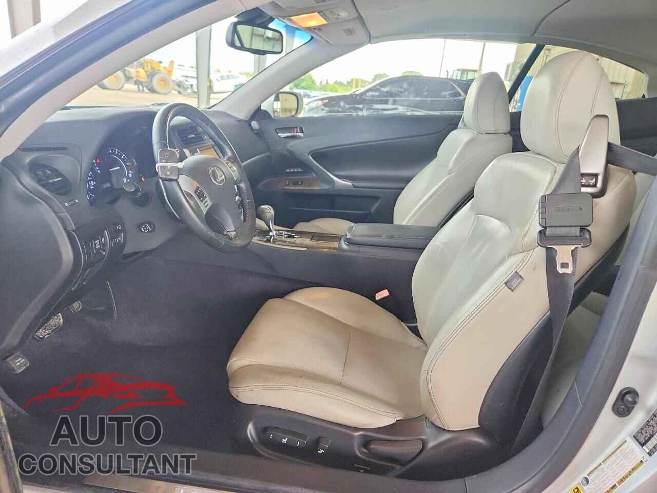 LEXUS IS 2011 - JTHFF2C22B2517646