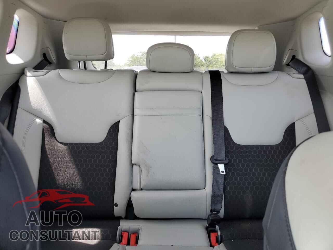 JEEP COMPASS 2018 - 3C4NJDBB9JT138021