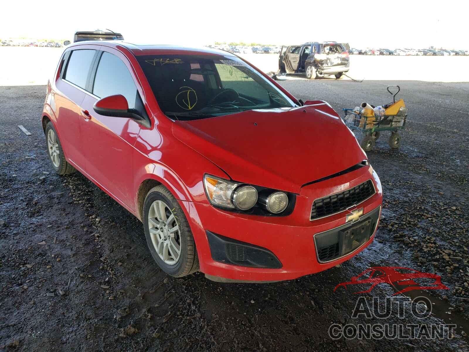 CHEVROLET SONIC 2016 - 1G1JC6SB8G4111792