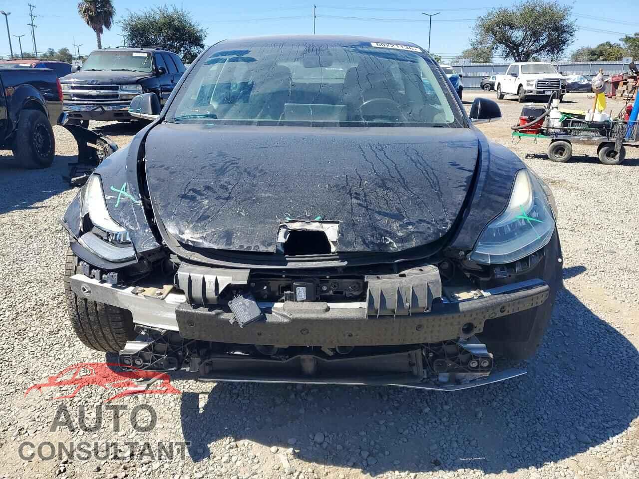 TESLA MODEL 3 2018 - 5YJ3E1EA5JF165681