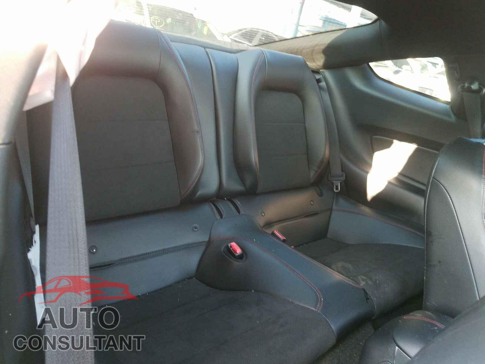 FORD MUSTANG 2017 - 1FA6P8CF2H5323801