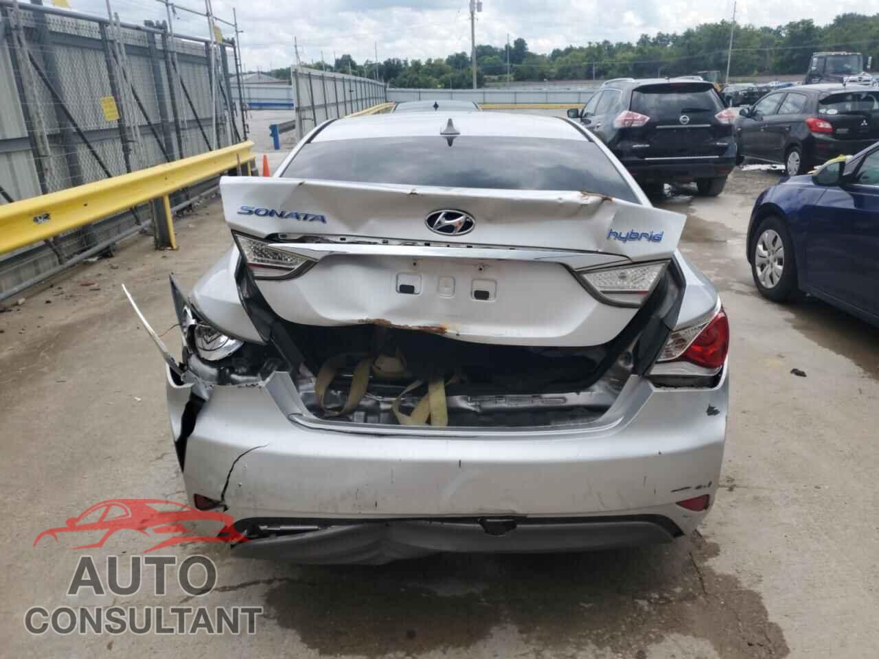 HYUNDAI SONATA 2012 - KMHEC4A43CA044140