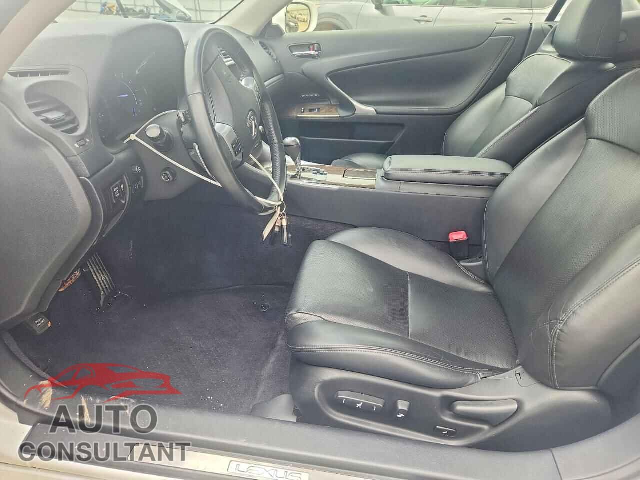 LEXUS IS 2015 - JTHFF2C27F2532455
