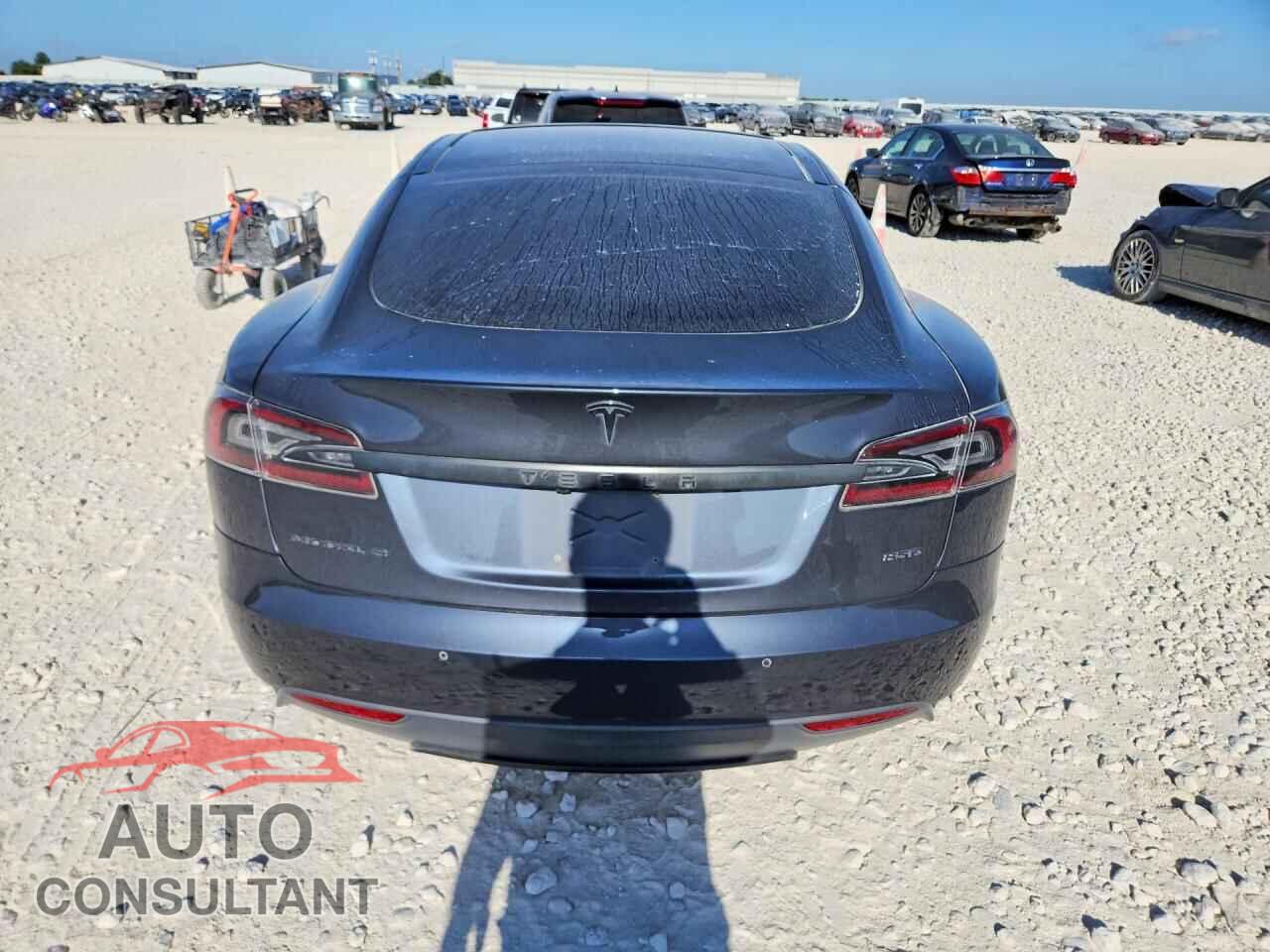 TESLA MODEL S 2015 - 5YJSA1E27FF112486
