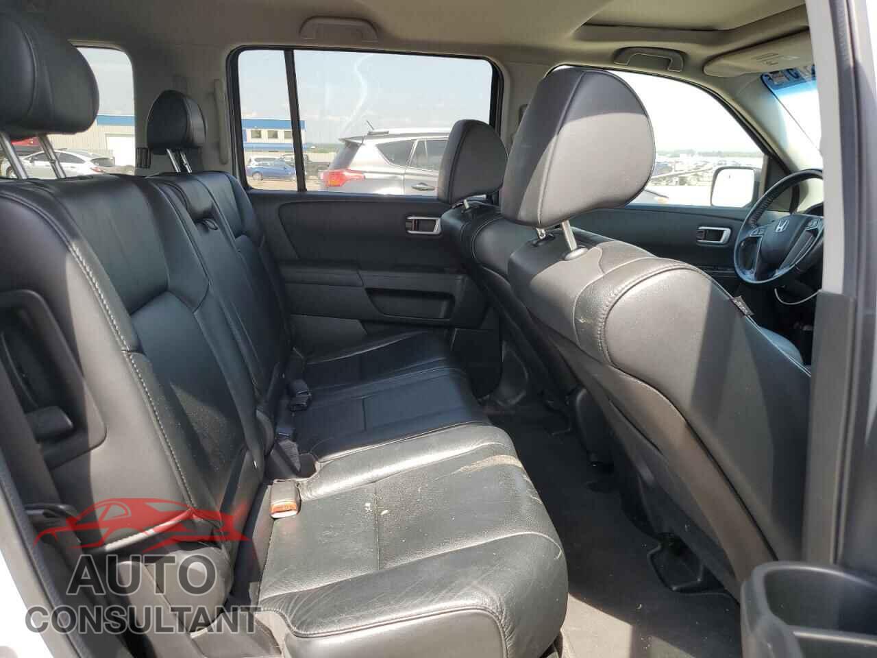 HONDA PILOT 2011 - 5FNYF4H50BB078078