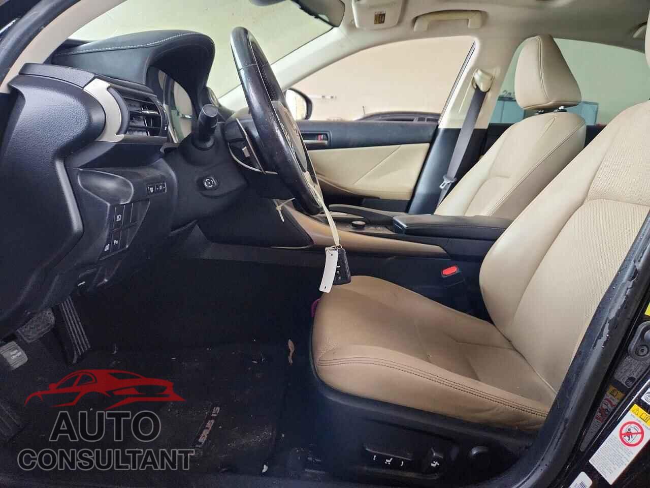 LEXUS IS 2018 - JTHBA1D27J5076633