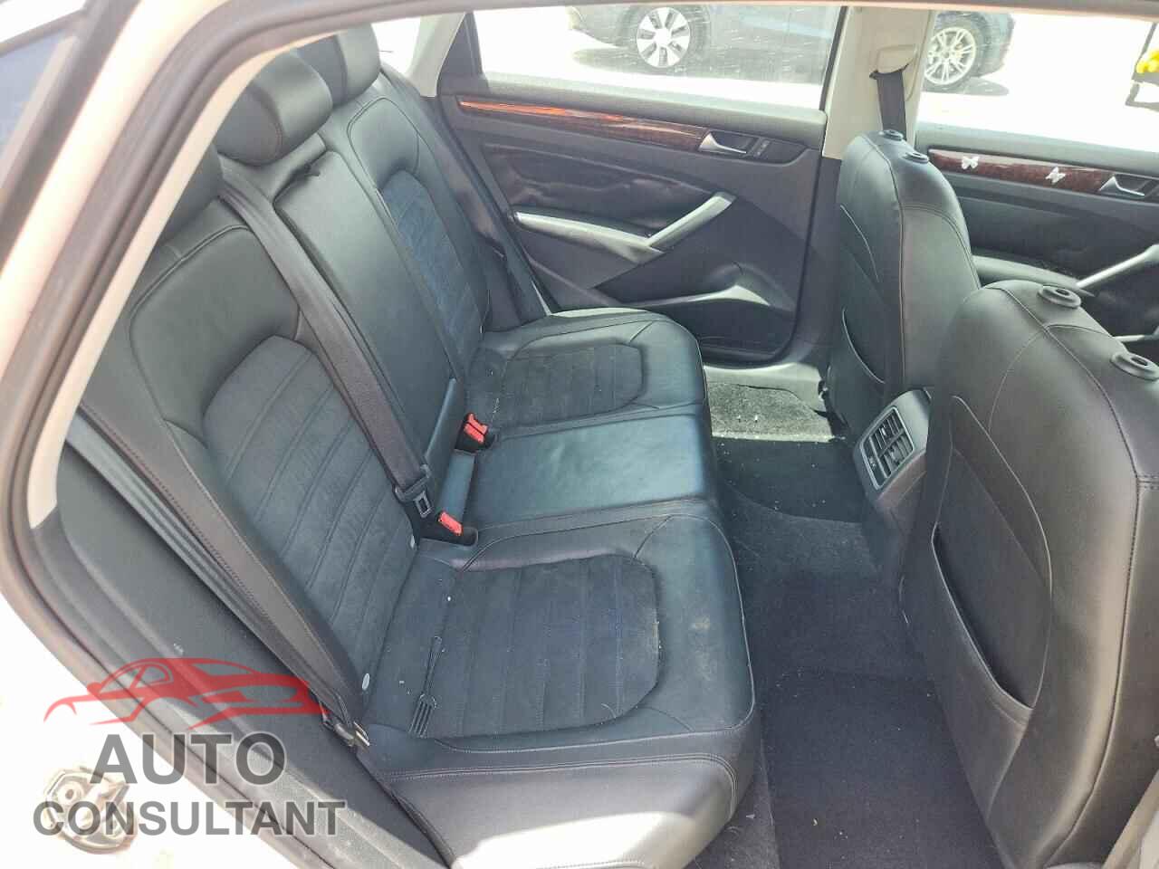 VOLKSWAGEN PASSAT 2013 - 1VWCM7A36DC044508