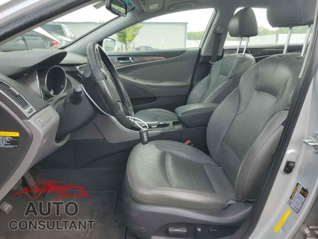 HYUNDAI SONATA 2012 - KMHEC4A45CA031275