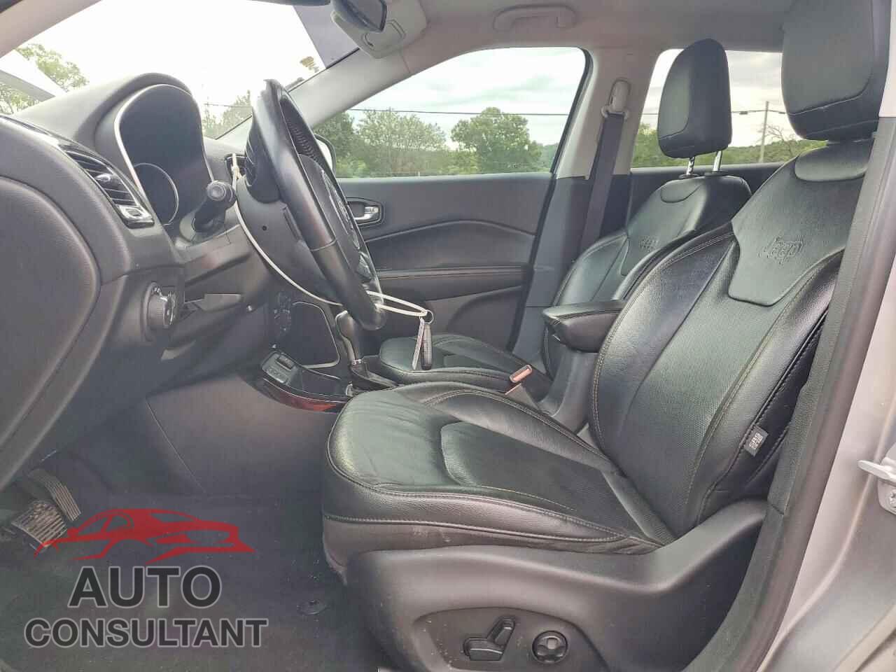 JEEP COMPASS 2019 - 3C4NJCCB8KT802111