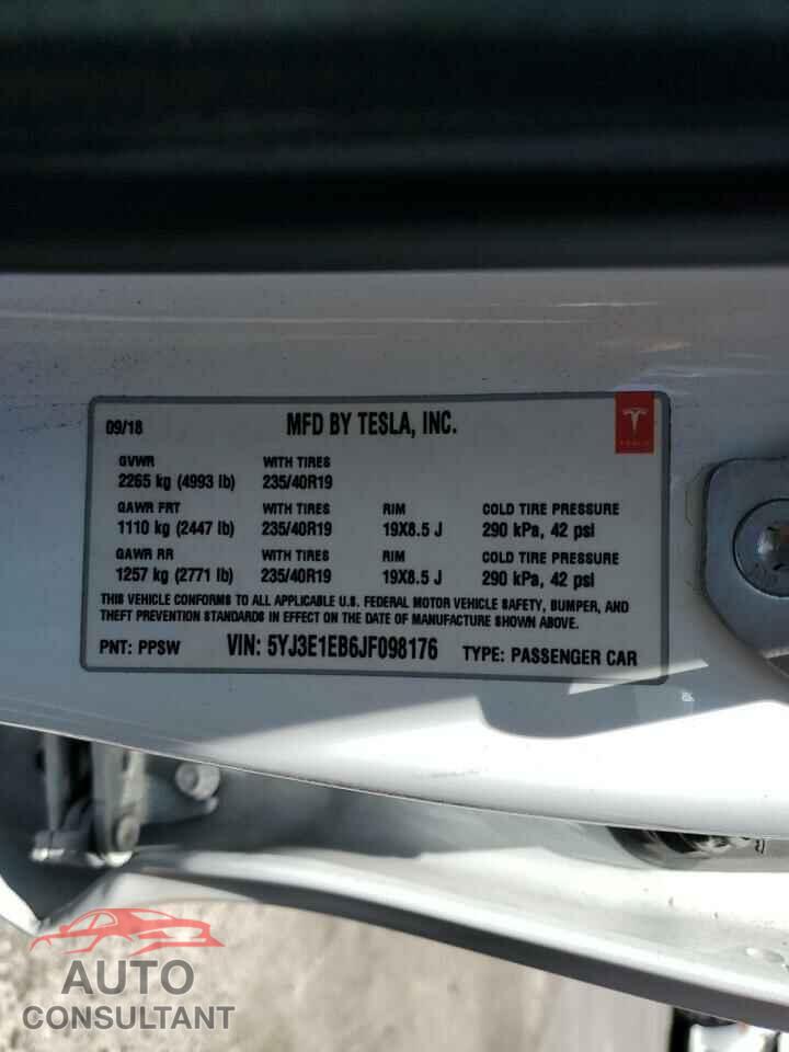TESLA MODEL 3 2018 - 5YJ3E1EB6JF098176