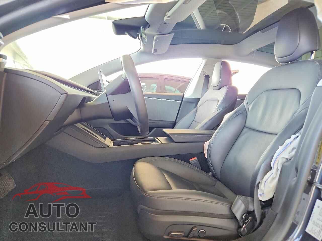 TESLA MODEL 3 2024 - 5YJ3E1EA9RF740618