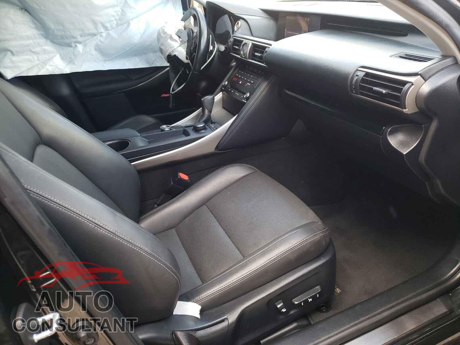 LEXUS IS 2017 - JTHBA1D23H5042389