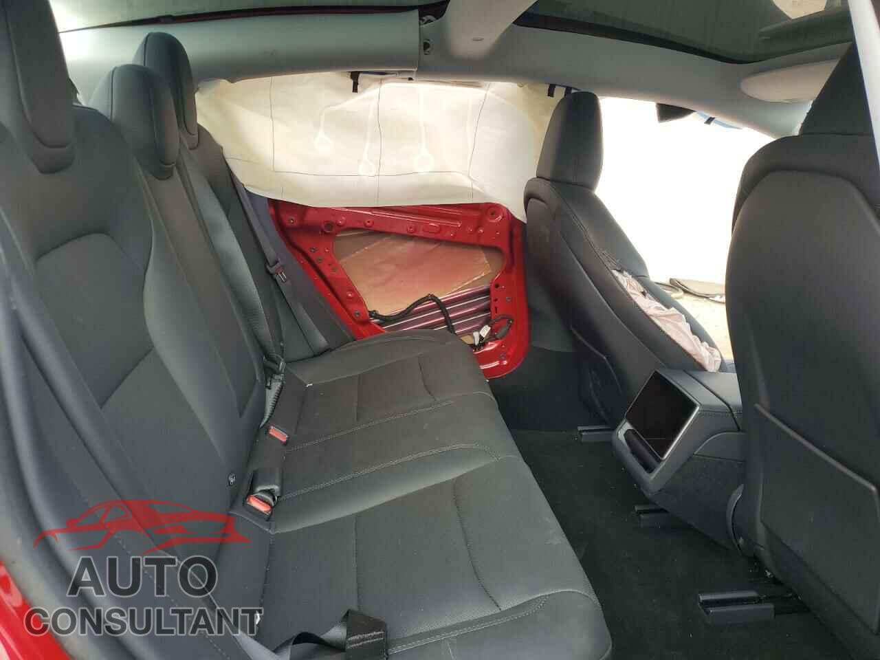 TESLA MODEL 3 2024 - 5YJ3E1EA5RF728109
