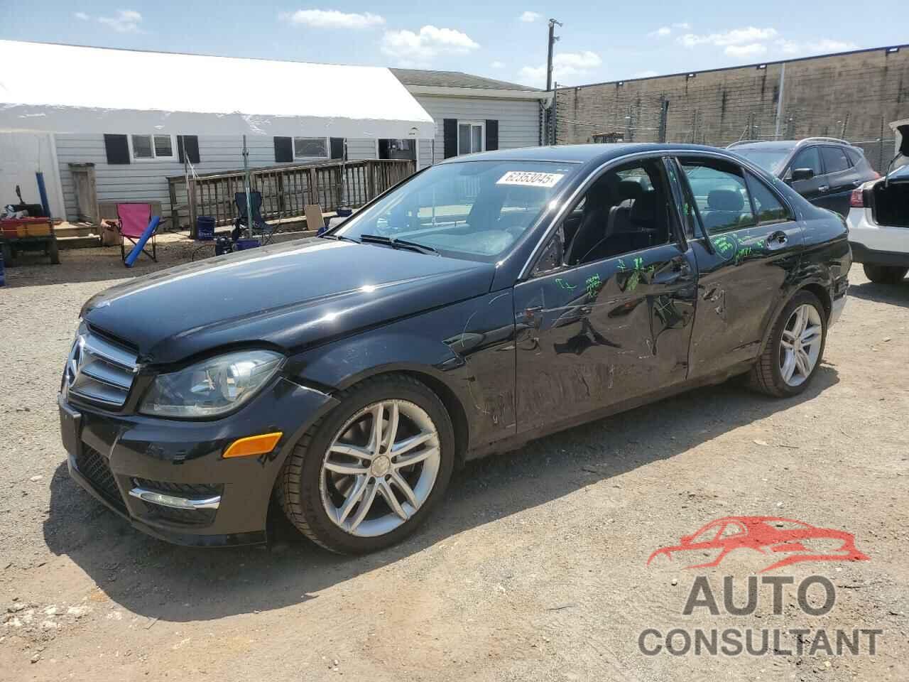 MERCEDES-BENZ C-CLASS 2012 - WDDGF8BB8CA643615