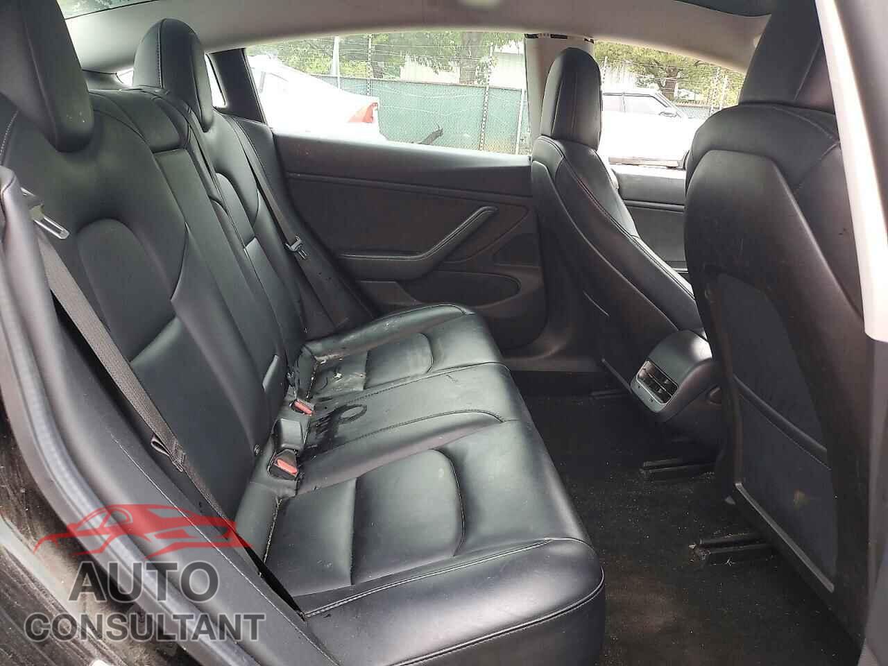 TESLA MODEL 3 2019 - 5YJ3E1EAXKF399235