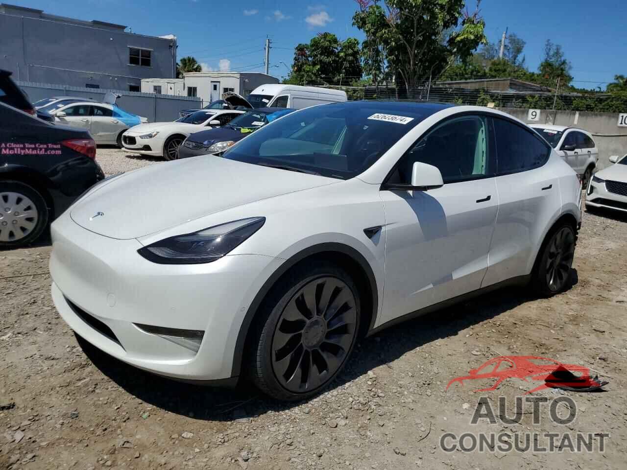 TESLA MODEL Y 2021 - 5YJYGDEF6MF216610