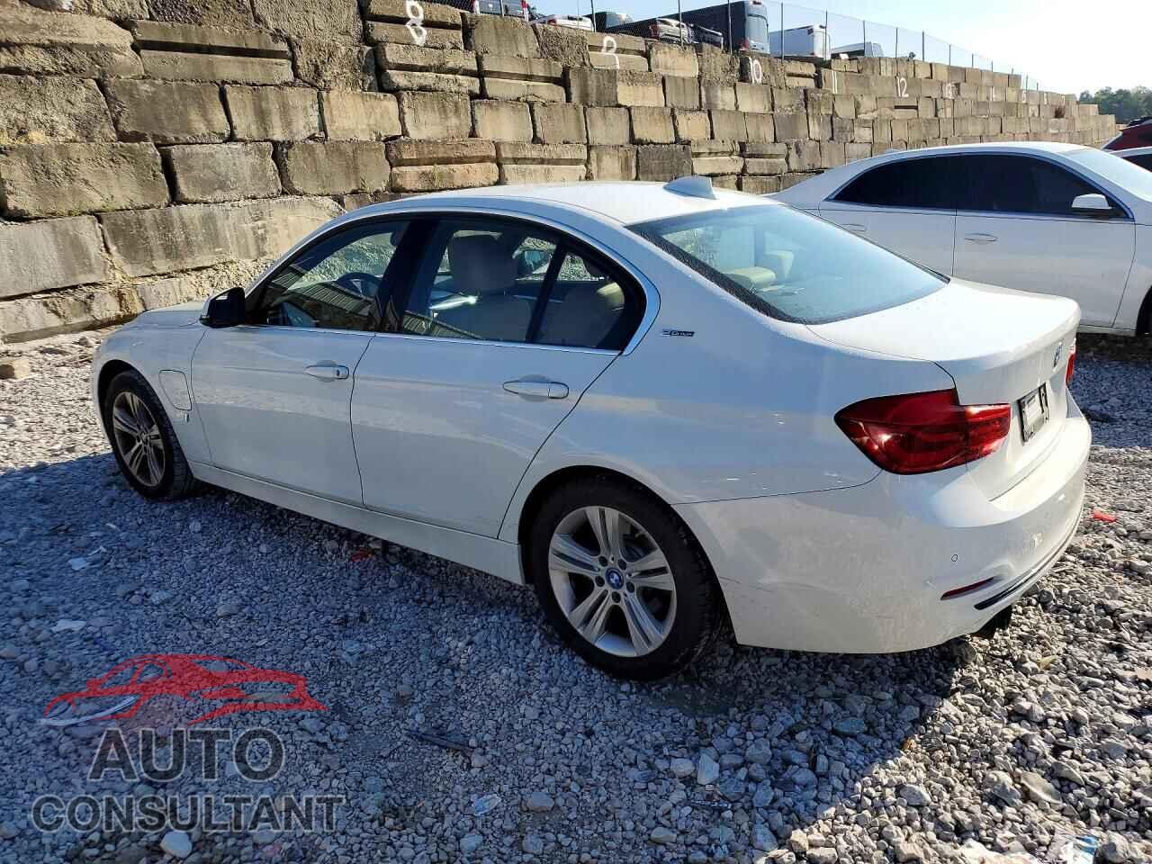 BMW 3 SERIES 2017 - WBA8E1C31HA156986