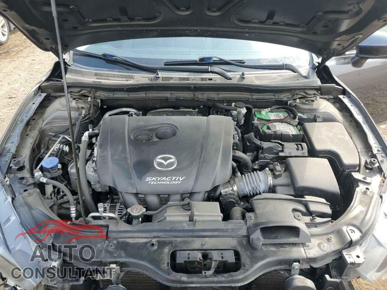 MAZDA 3 2018 - 3MZBN1V39JM246270