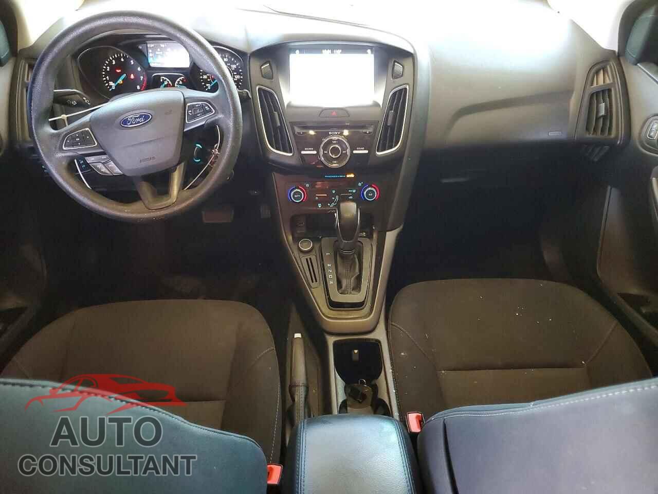 FORD FOCUS 2017 - 1FADP3M26HL245640