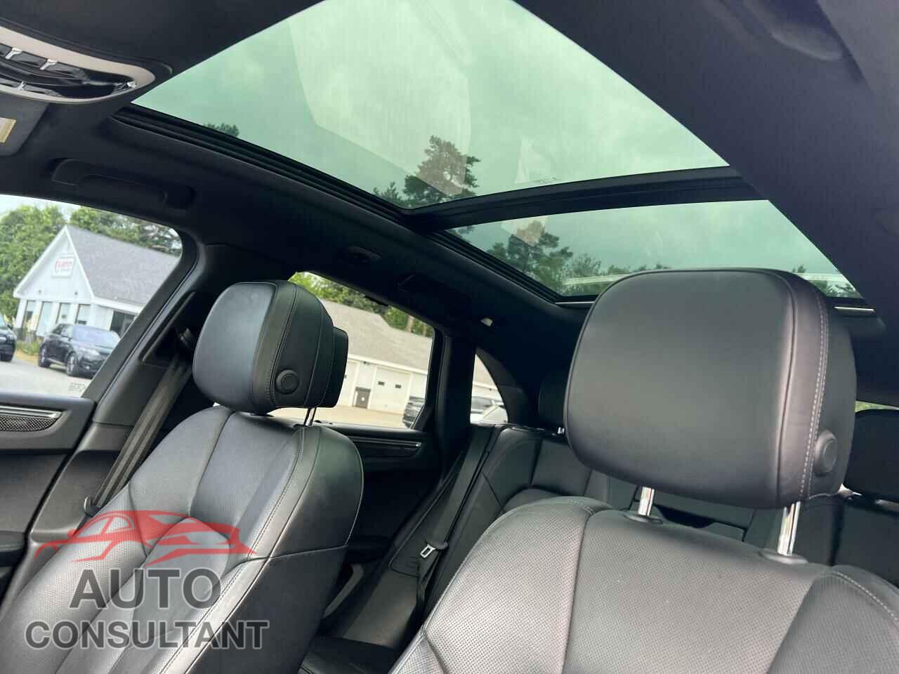 PORSCHE MACAN 2015 - WP1AB2A50FLB51057