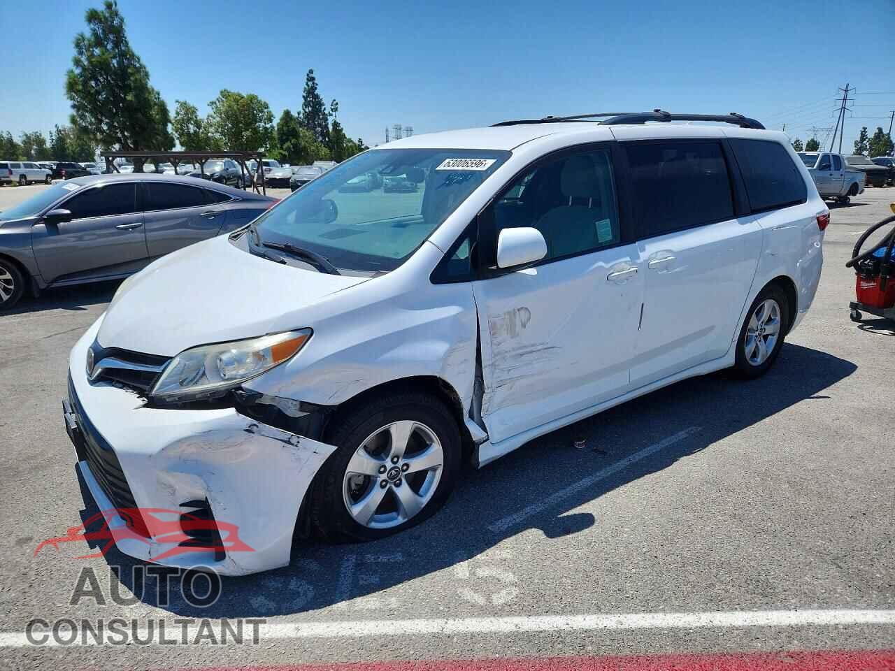 TOYOTA SIENNA 2018 - 5TDKZ3DC4JS908082