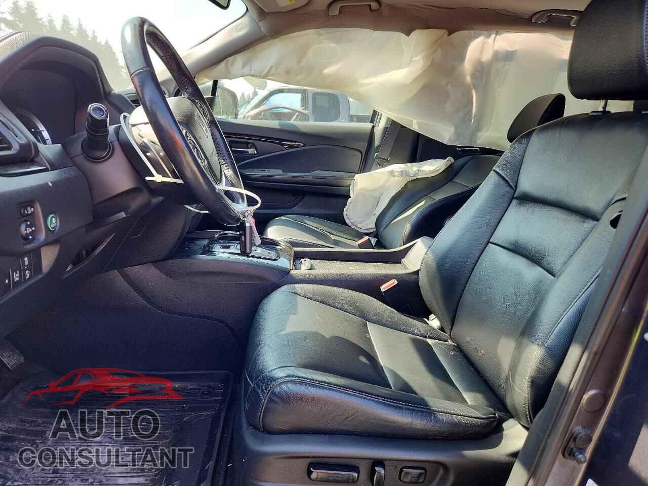 HONDA PILOT 2017 - 5FNYF6H92HB034817