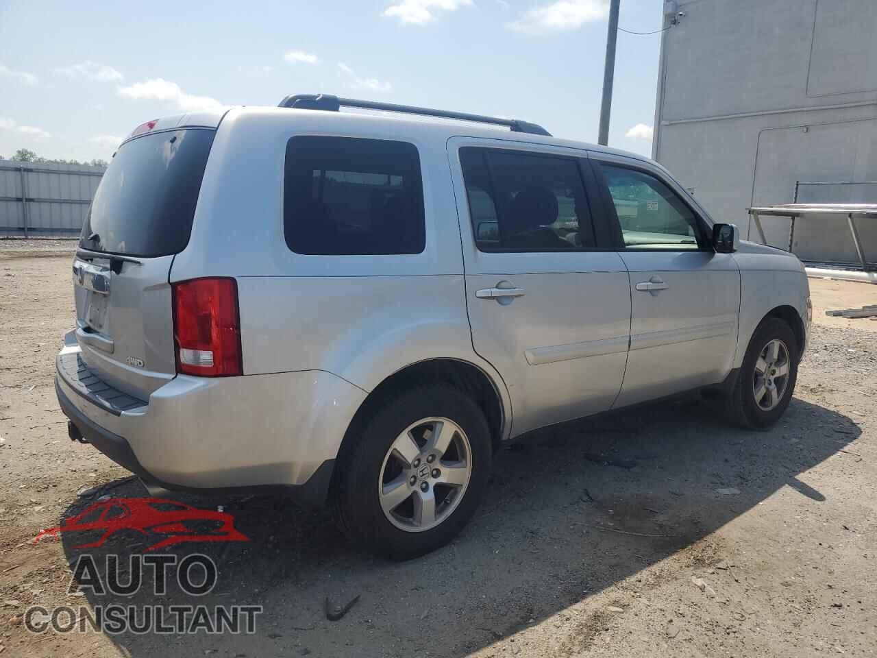HONDA PILOT 2011 - 5FNYF4H55BB020452