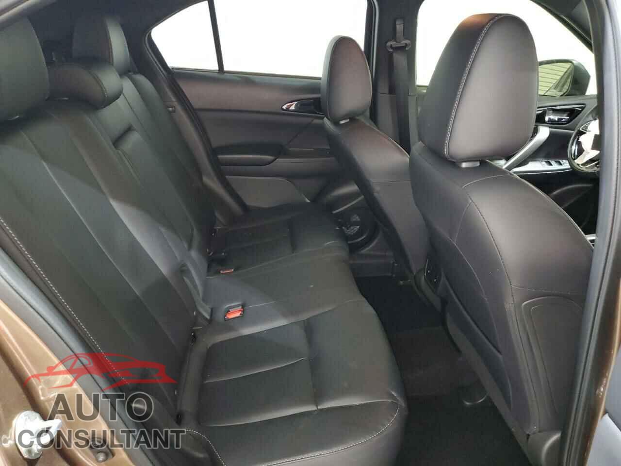 MITSUBISHI ECLIPSE 2022 - JA4ATWAA5NZ004595