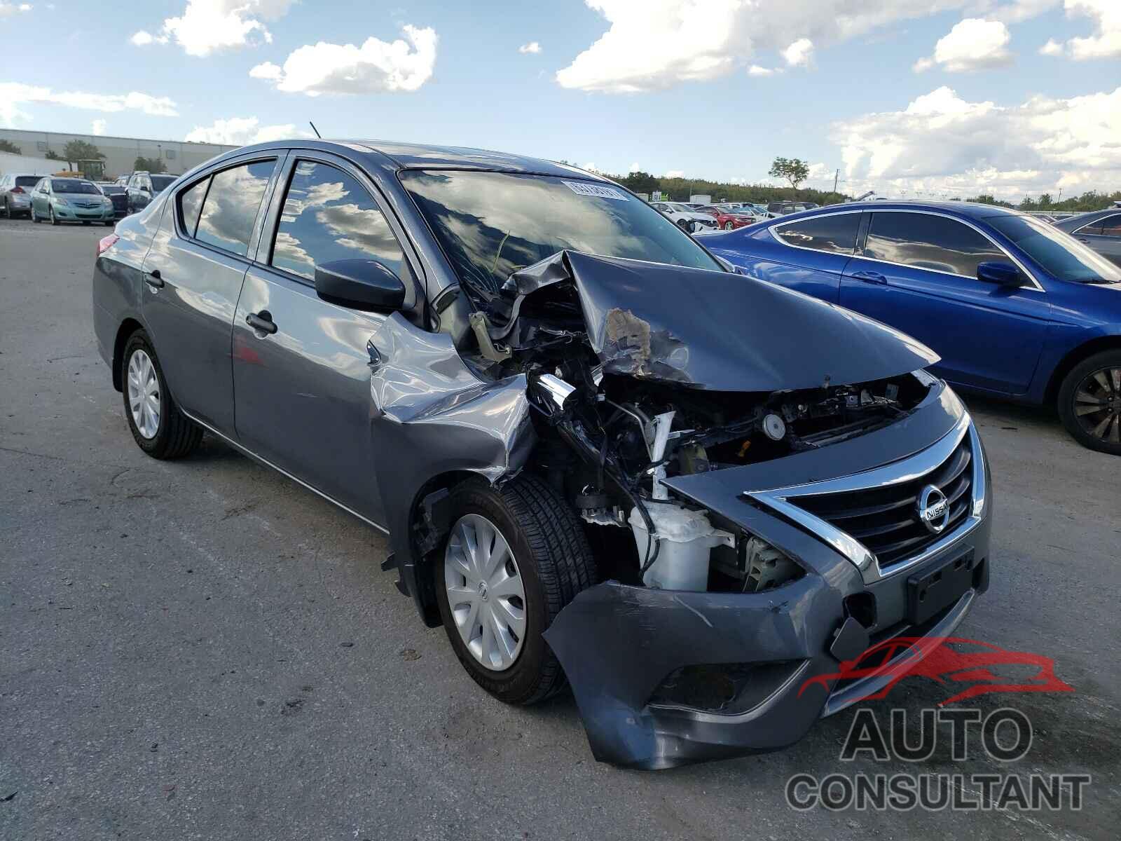 NISSAN VERSA 2018 - 3N1CN7AP5JL819693