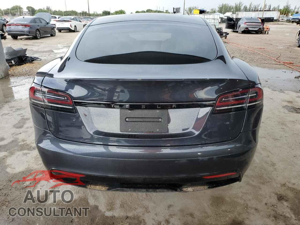 TESLA MODEL S 2024 - 5YJSA1E57RF533784