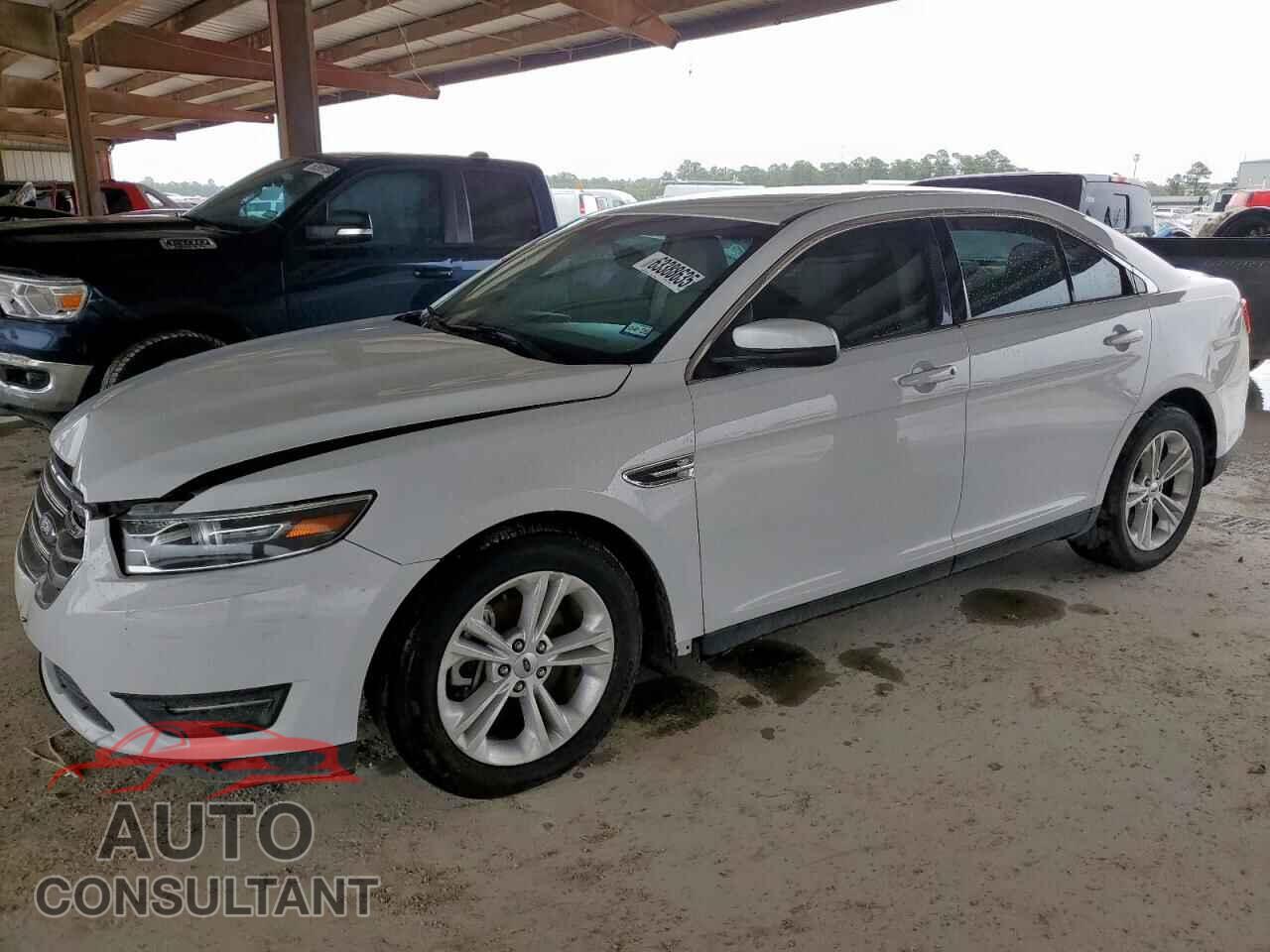 FORD TAURUS 2018 - 1FAHP2E87JG104279