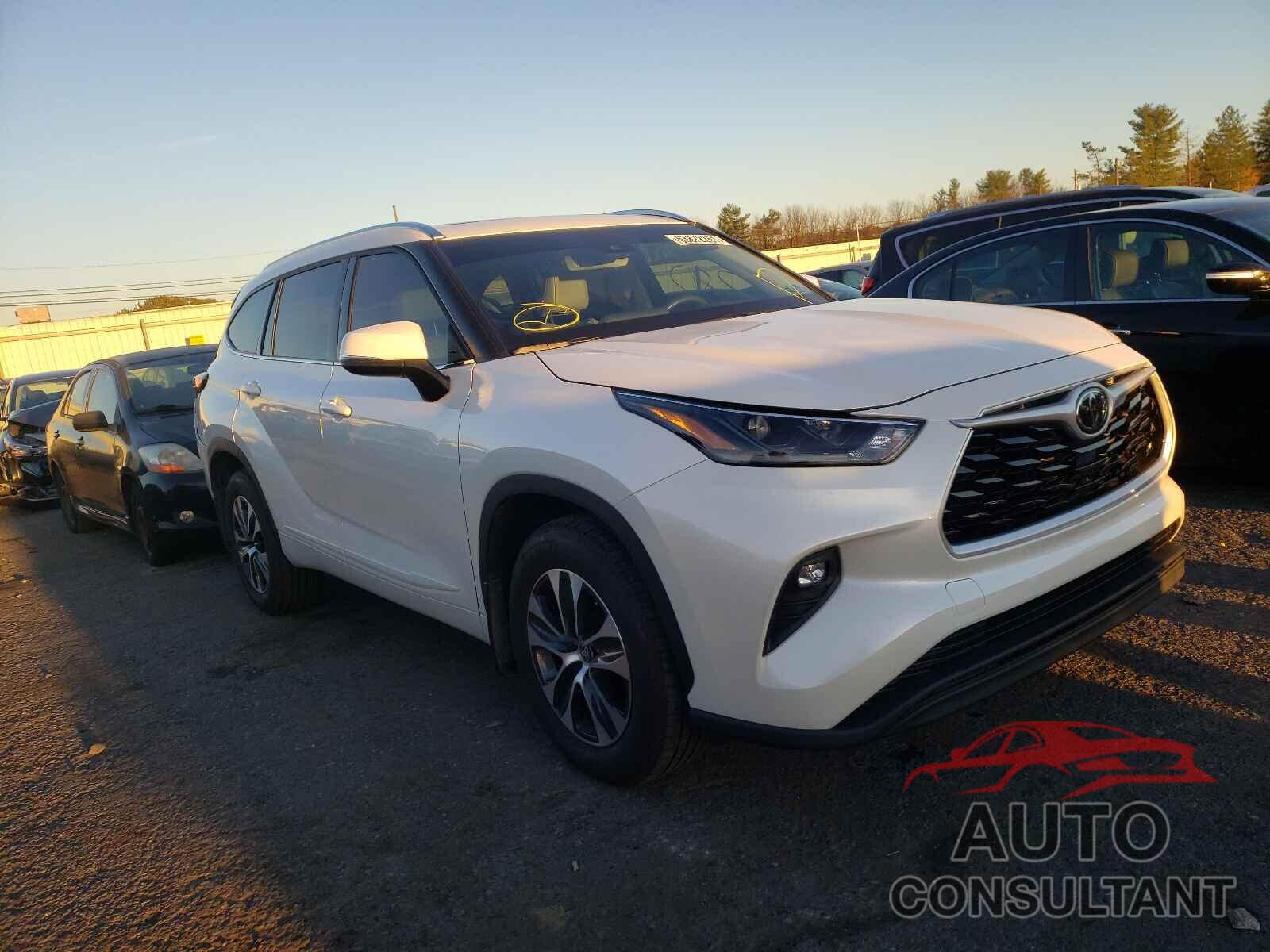 TOYOTA HIGHLANDER 2021 - 5TDHZRBH1MS077334