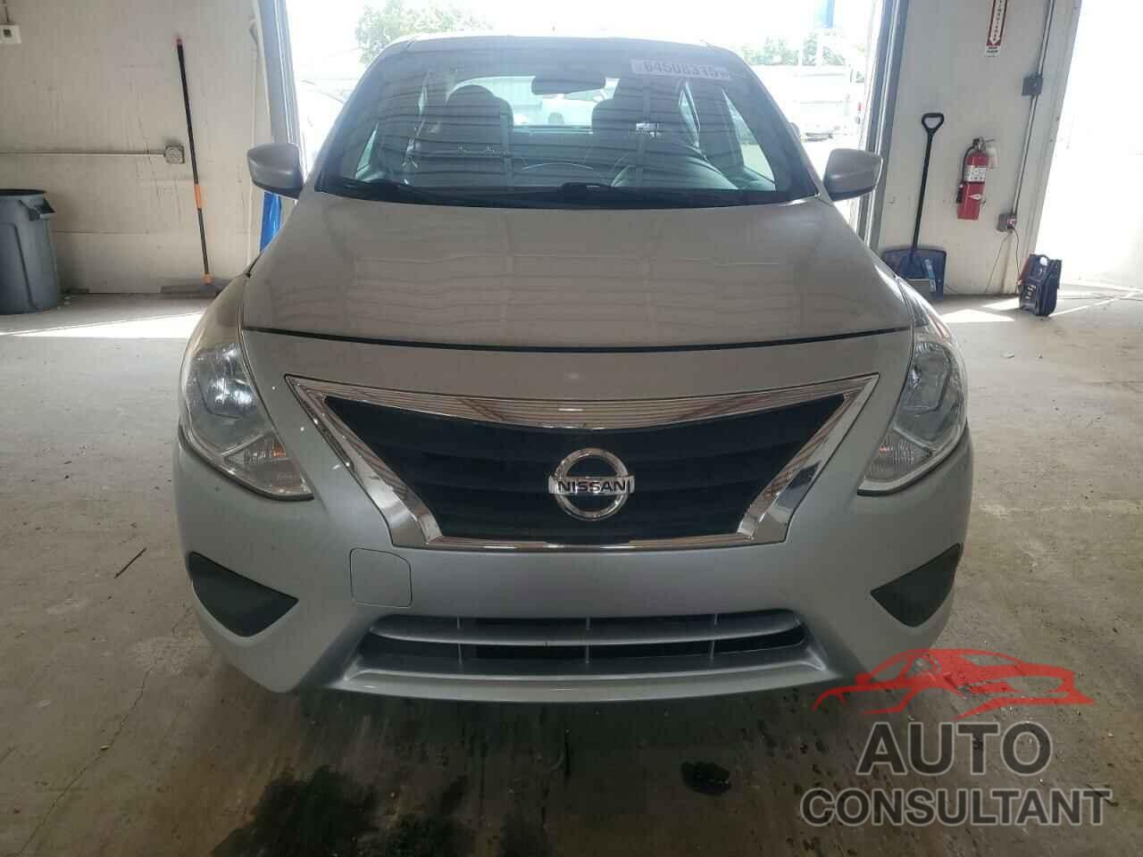 NISSAN VERSA 2018 - 3N1CN7AP7JL801857
