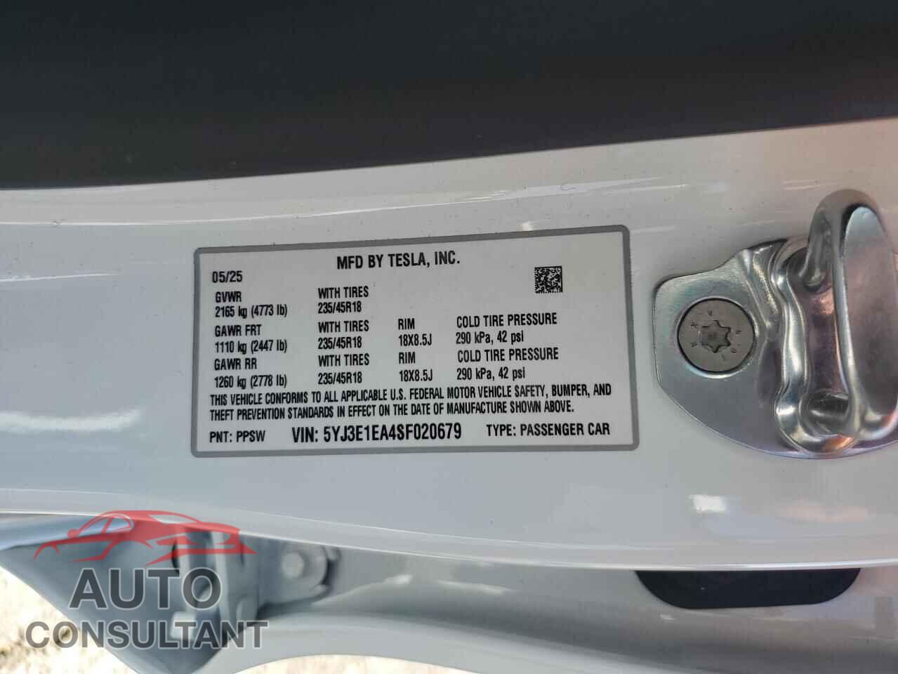 TESLA MODEL 3 2025 - 5YJ3E1EA4SF020679