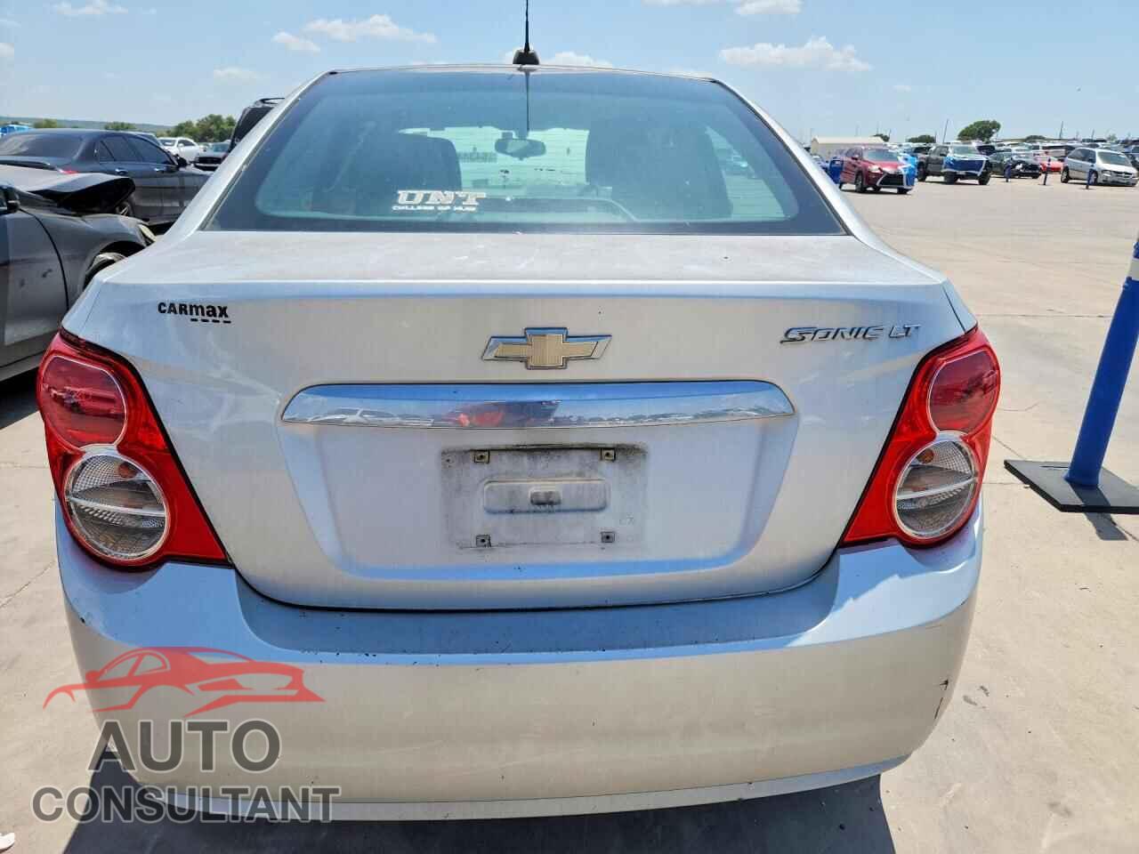 CHEVROLET SONIC 2015 - 1G1JC5SG5F4205004