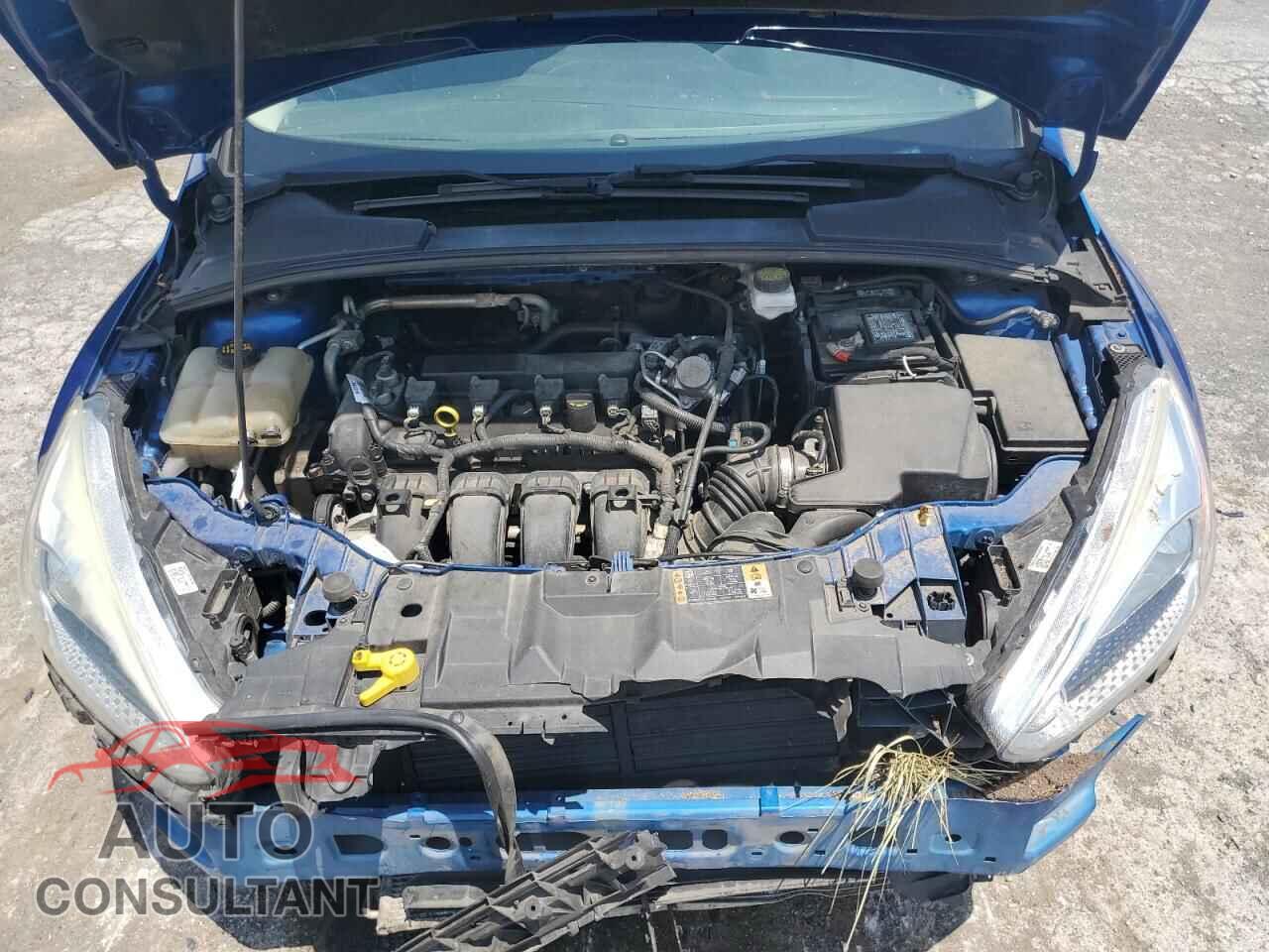 FORD FOCUS 2018 - 1FADP3K21JL319975