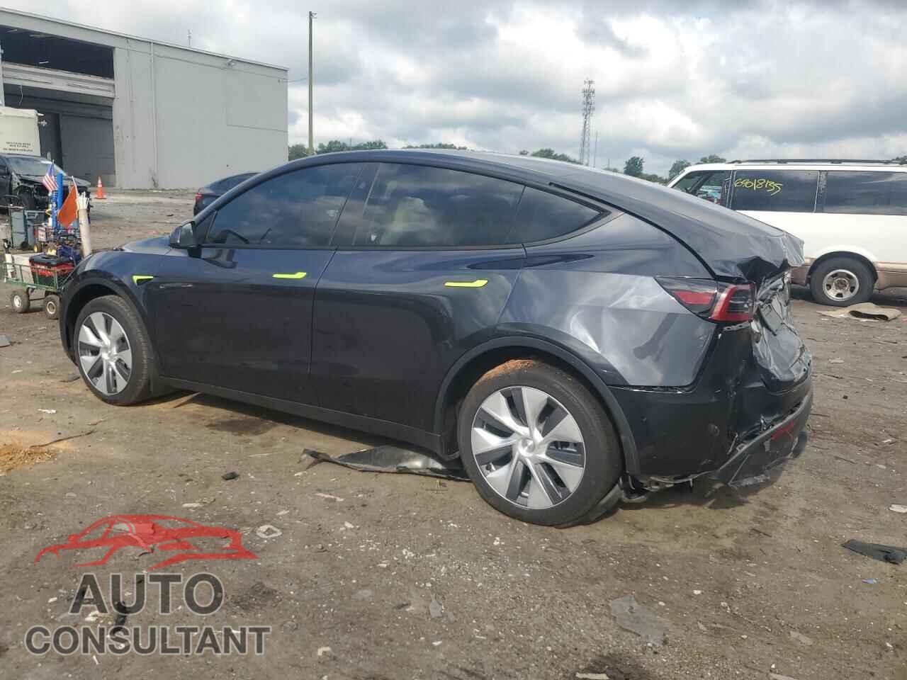 TESLA MODEL Y 2024 - 7SAYGDED8RF088976