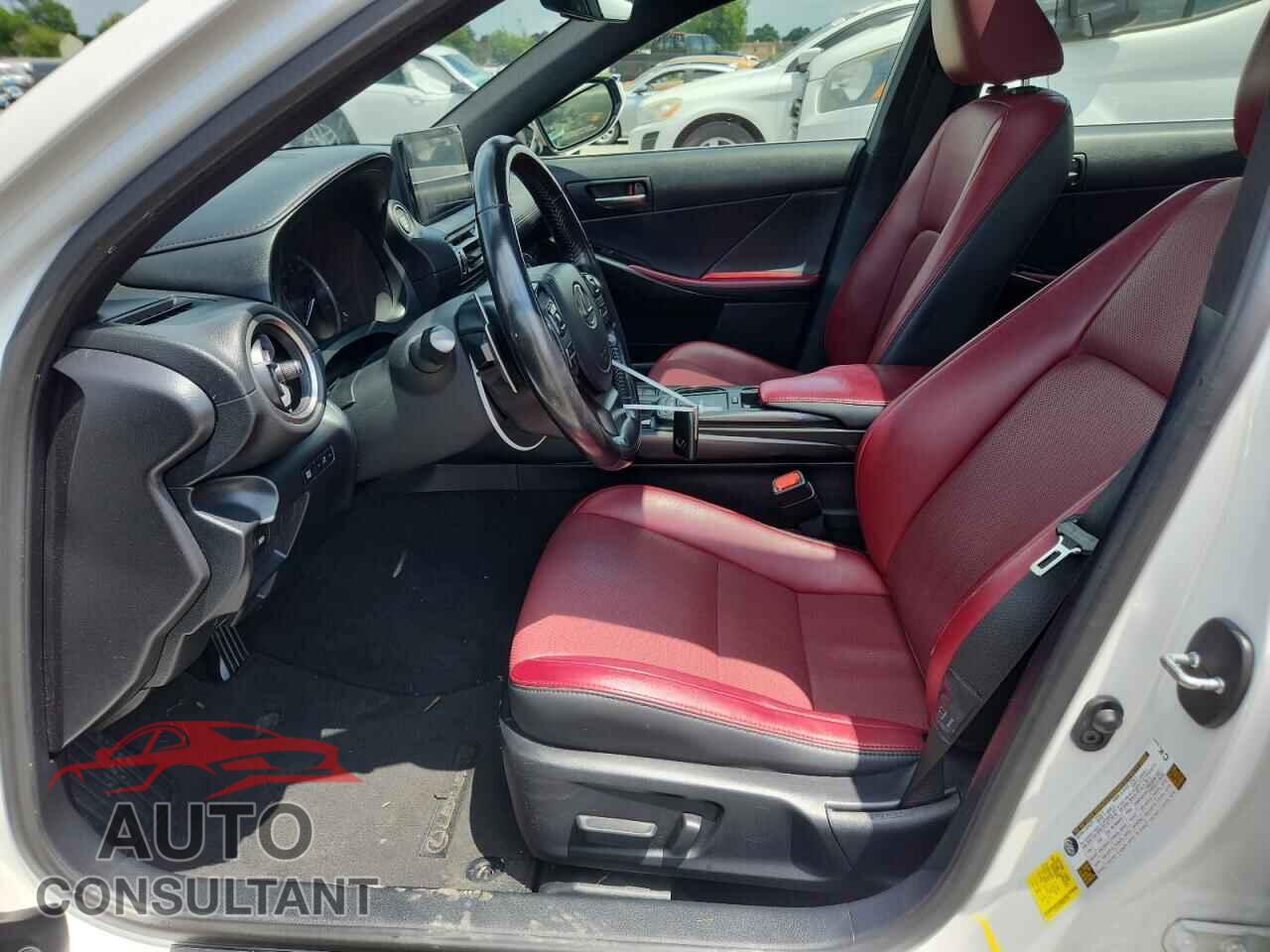 LEXUS IS 2021 - JTHC81F26M5047593