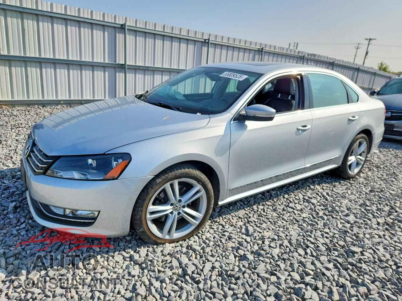 VOLKSWAGEN PASSAT 2015 - 1VWCS7A3XFC123317