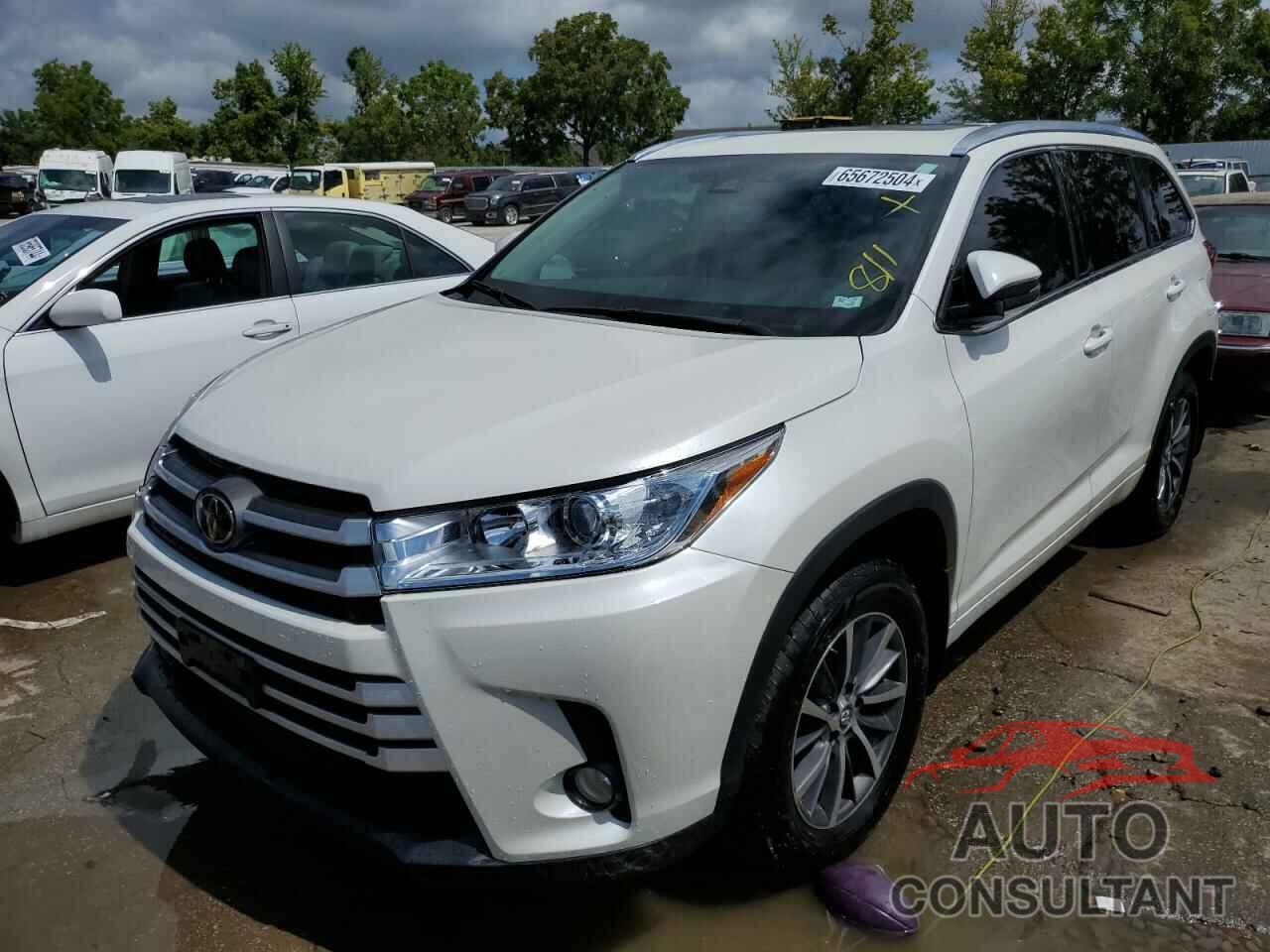 TOYOTA HIGHLANDER 2018 - 5TDJZRFH1JS559521