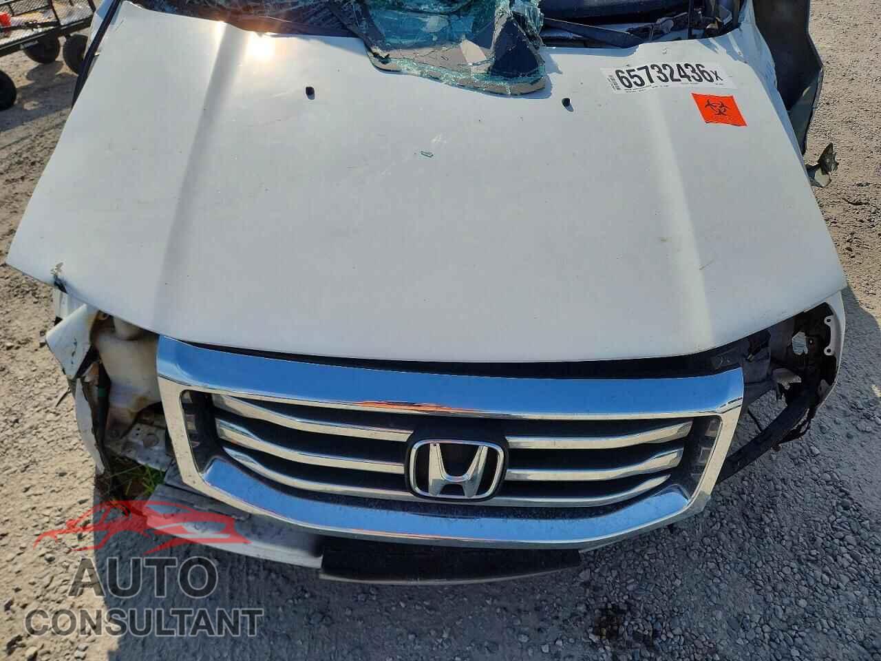 HONDA PILOT 2015 - 5FNYF3H27FB008857